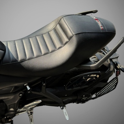 Triumph TRIDENT 660 Custom Comfortable Seat