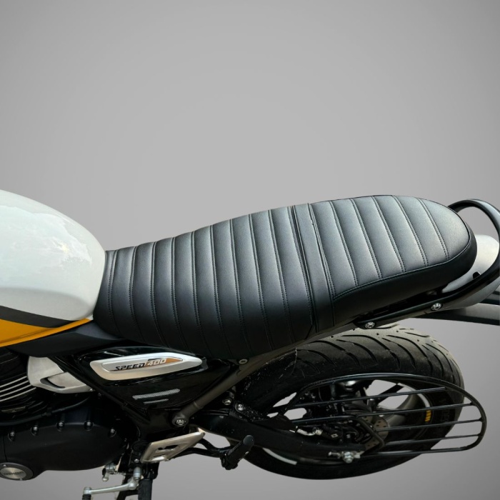 Triumph Speed 400 Comfortable Touring Brat Seat