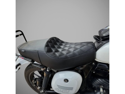 Jawa 42 Premium Saddle Assembly | Classic Diamond Texture