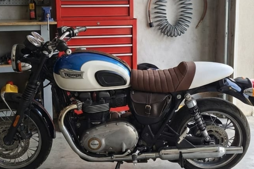 Cafe Racer Seats