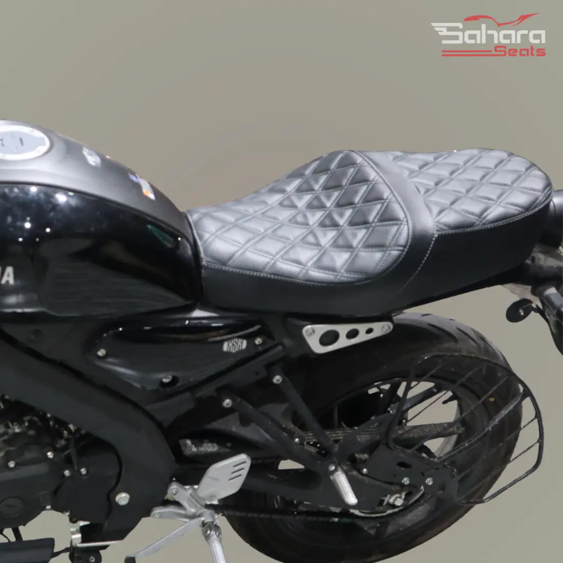 Yamaha XSR155 King & Queen Seat Royal Edition Design (4) Yamaha XSR155 King & Queen Seat Royal Edition Design